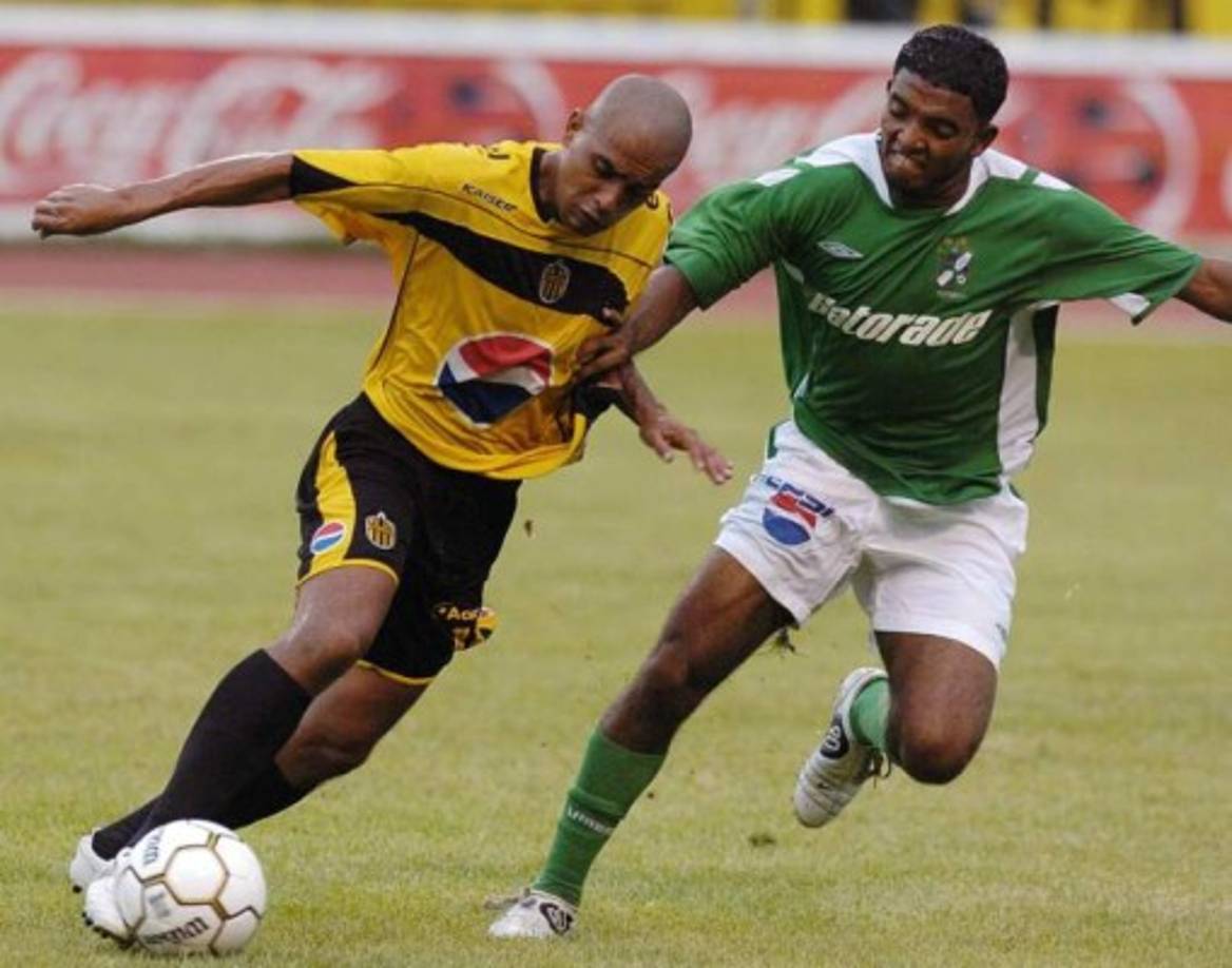 Carlos Duque - El brasileño apenas disputó un torneo y se tuvo que marchar porque las cosas no le salieron. Jugó 13 partidos y no anotó goles.