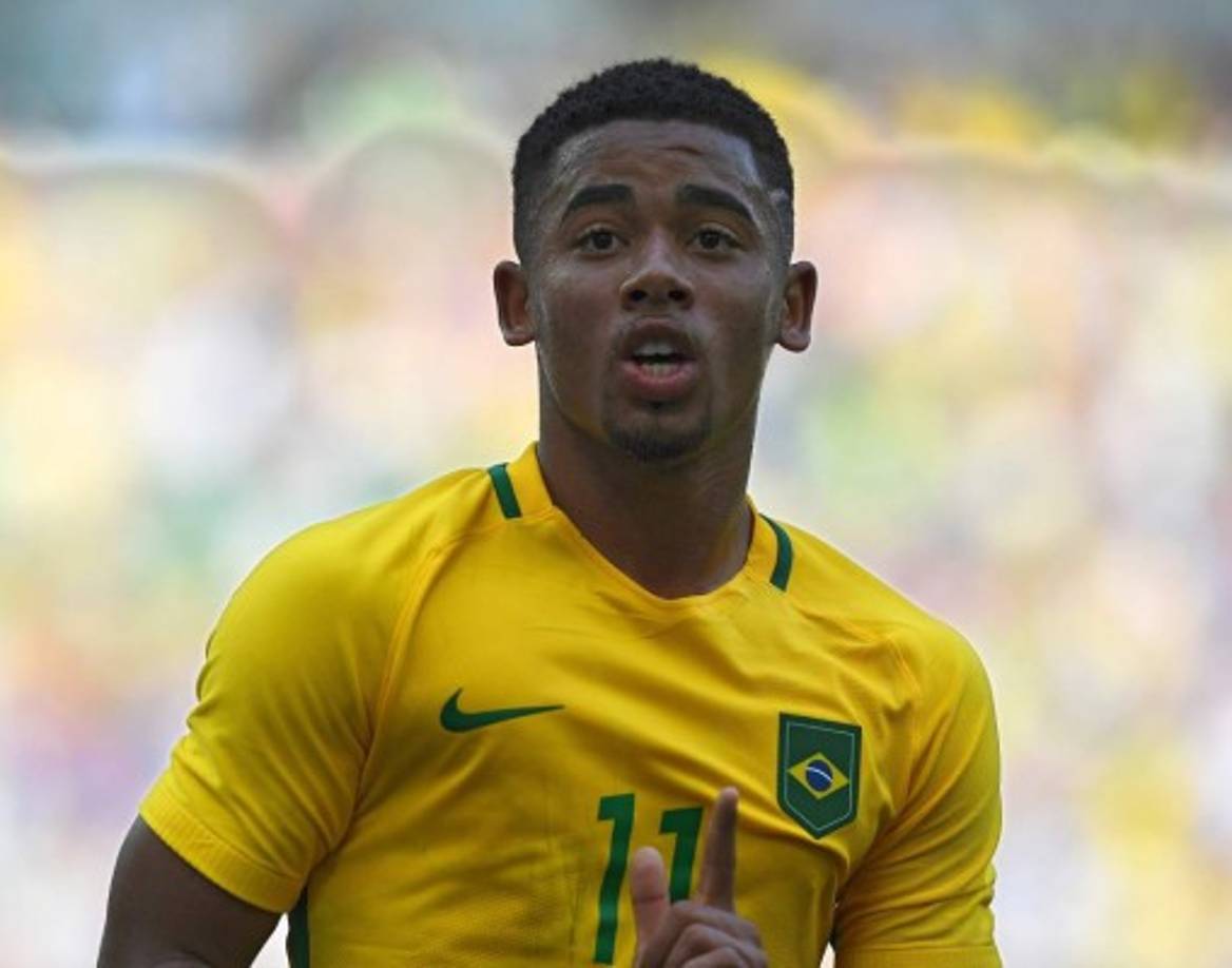 Gabriel Jesús de Brasil celebra otro gol frente a Honduras.