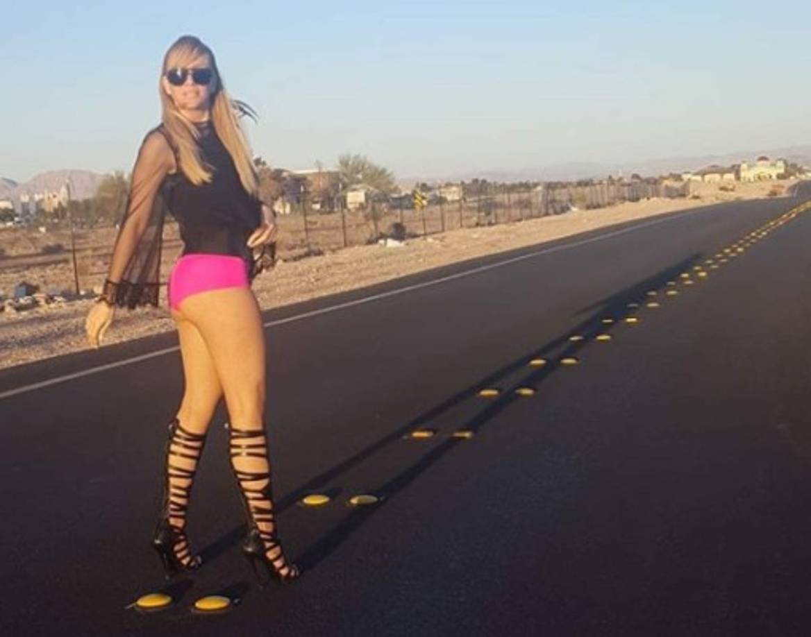 La intérprete de 'Tú' ha comentado que nunca sintió el amor de una madre, pues Yolandita 'simplemente me trajo al mundo. A veces con la madurez del tiempo, empiezas a darte cuenta de cosas que hizo cosas muy malas, permitirle a este hombre Topy, que me abusara, que me dejara en la calle'. <br/>