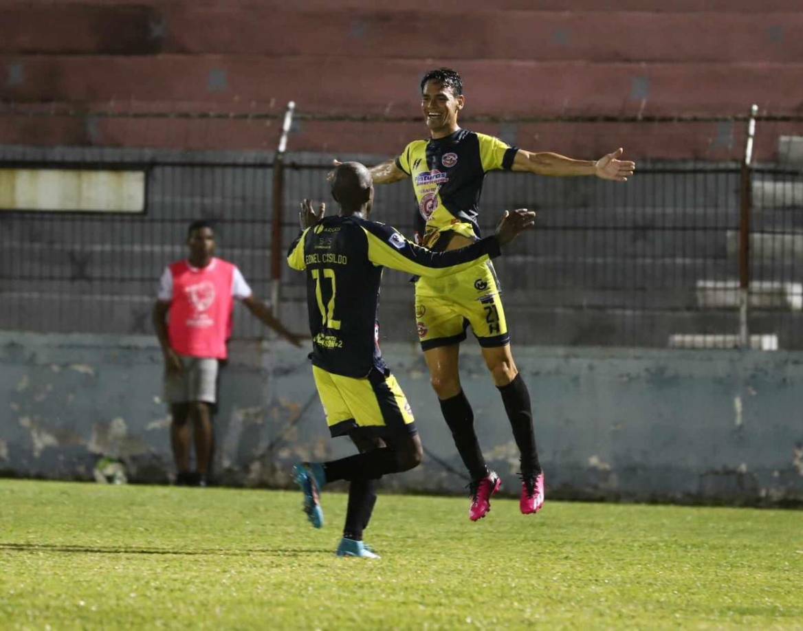 El paraguayo regresó con la pólvora fina y a los 30 minutos anotó su doblete y el 4-1 de la noche en La Ceiba. 