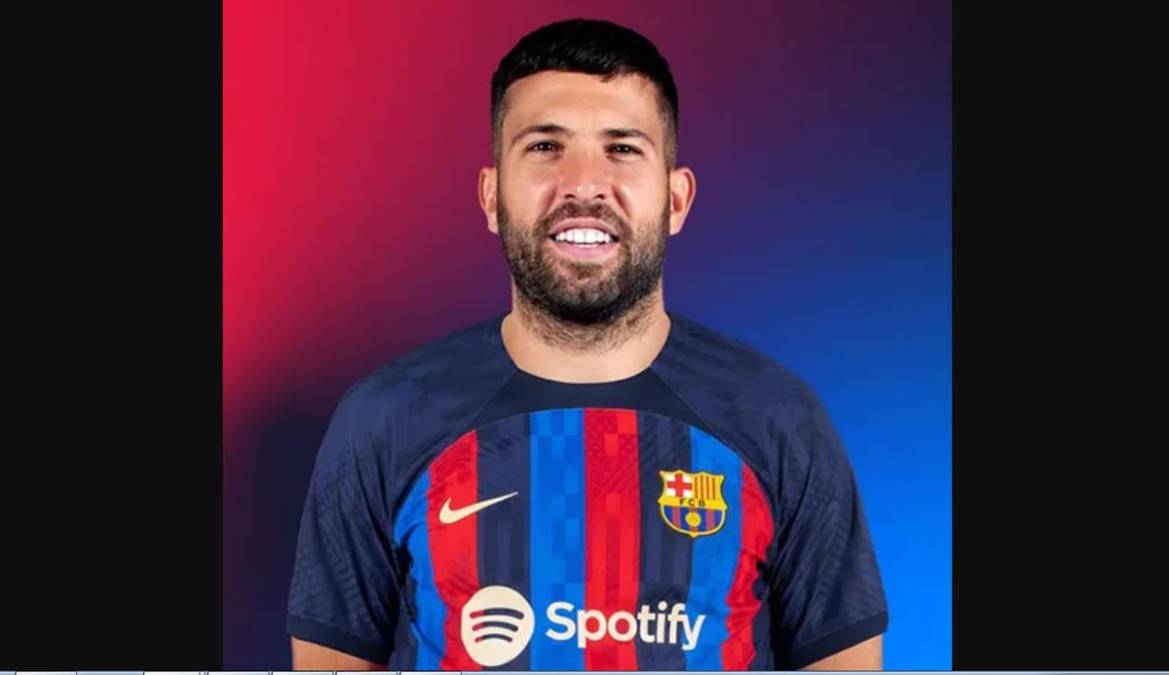 Jordi Alba - El lateral izquierdo seguirá con el dorsal 18. En 2012, procedente del Valencia, el español volvió al FC Barcelona en su segunda etapa como jugador azulgrana.