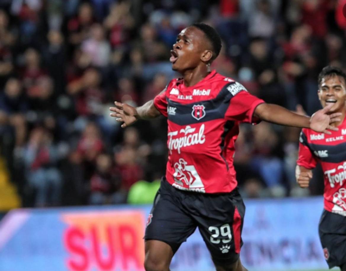 Bryan Félix - El Marathón tendría amarrado también el fichaje del jugador hondureño que pertenece a la Liga Deportiva Alajuelense de Costa Rica, según conoció Diario La Prensa. El volante derecho estuvo cerca de fichar por Motagua para el presente torneo Apertura 2023, pero una lesión lo alejó del Nido Azul.