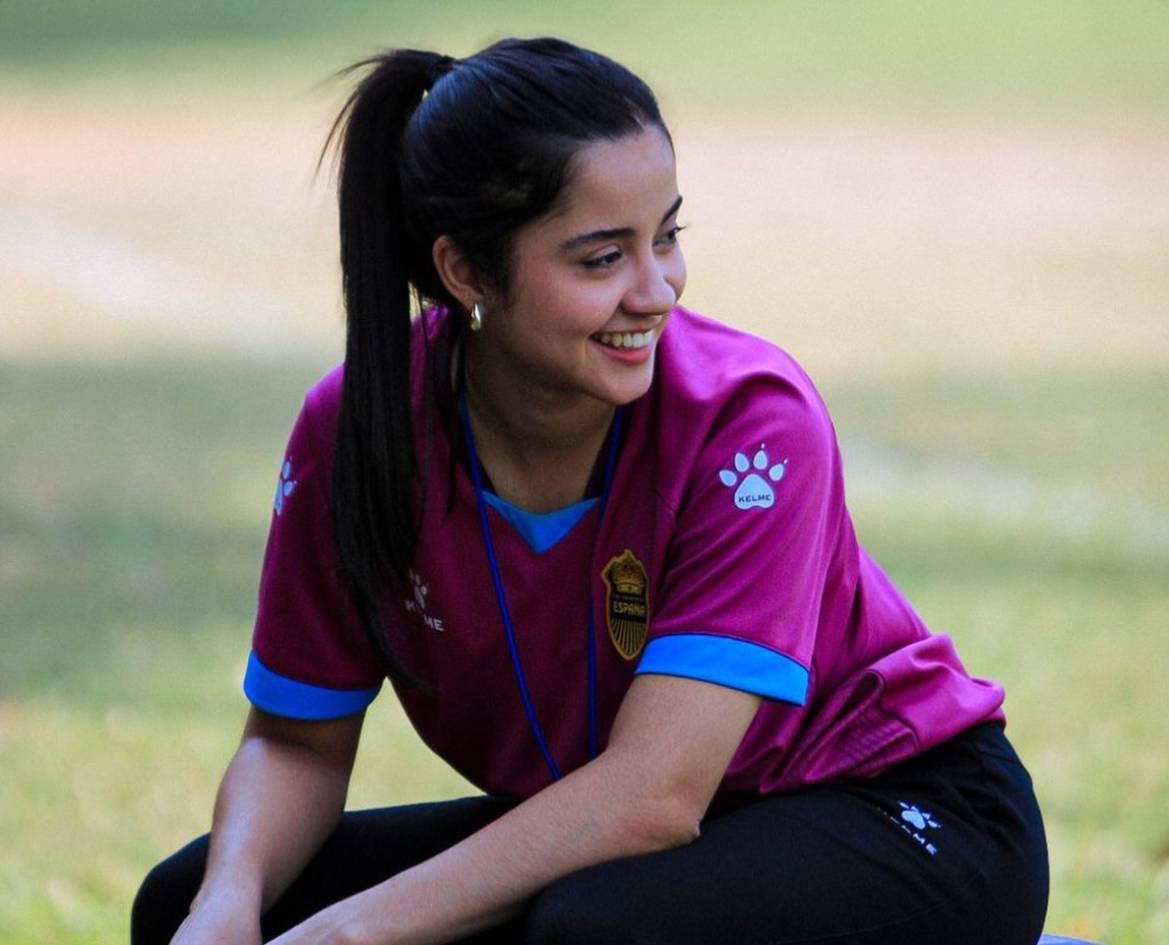 Las famosas y lindas aficionadas del Olimpia y Real España: ¿una japonesa?