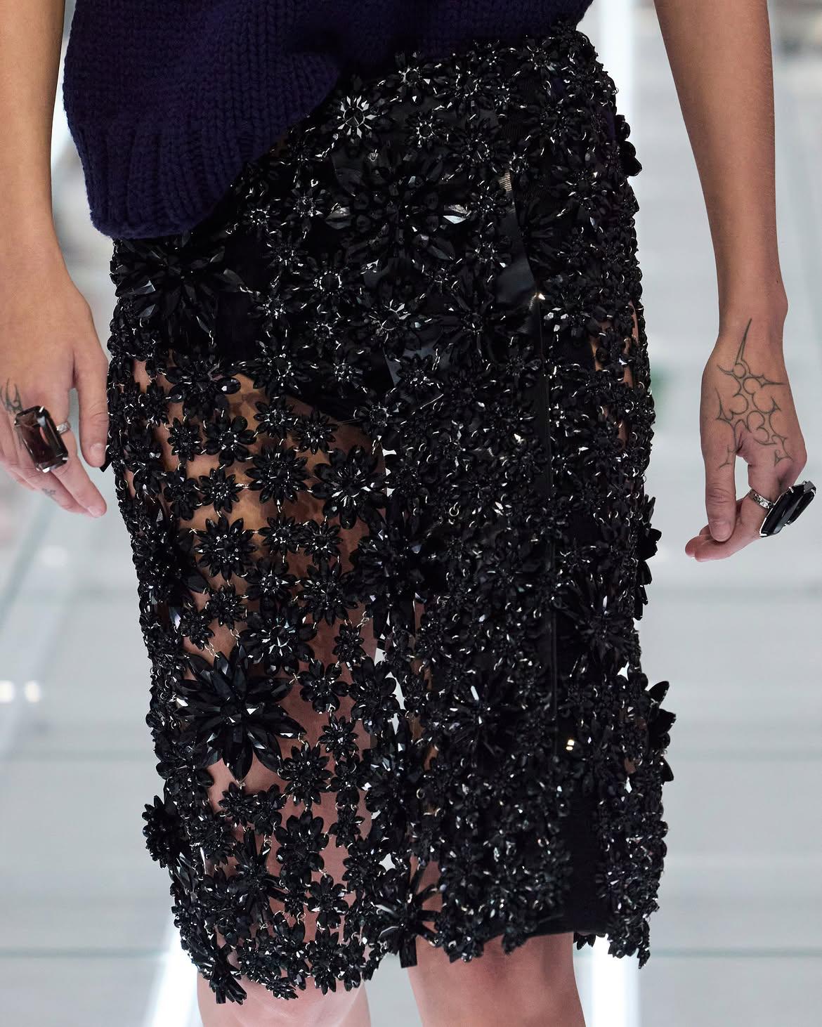 Prada convierte la falda en protagonista de su desfile en Milán