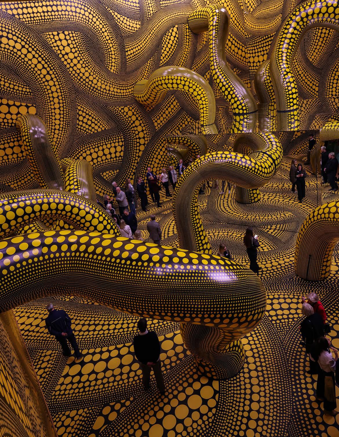 Yayoi Kusama, la artista que convirtió los lunares en símbolo de la psicodelia