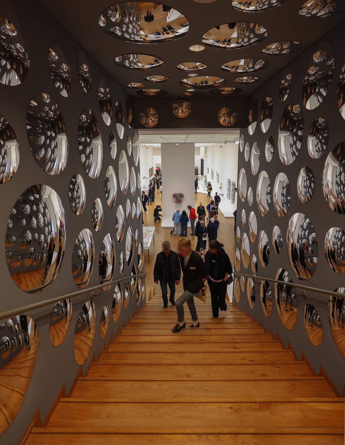 Yayoi Kusama, la artista que convirtió los lunares en símbolo de la psicodelia
