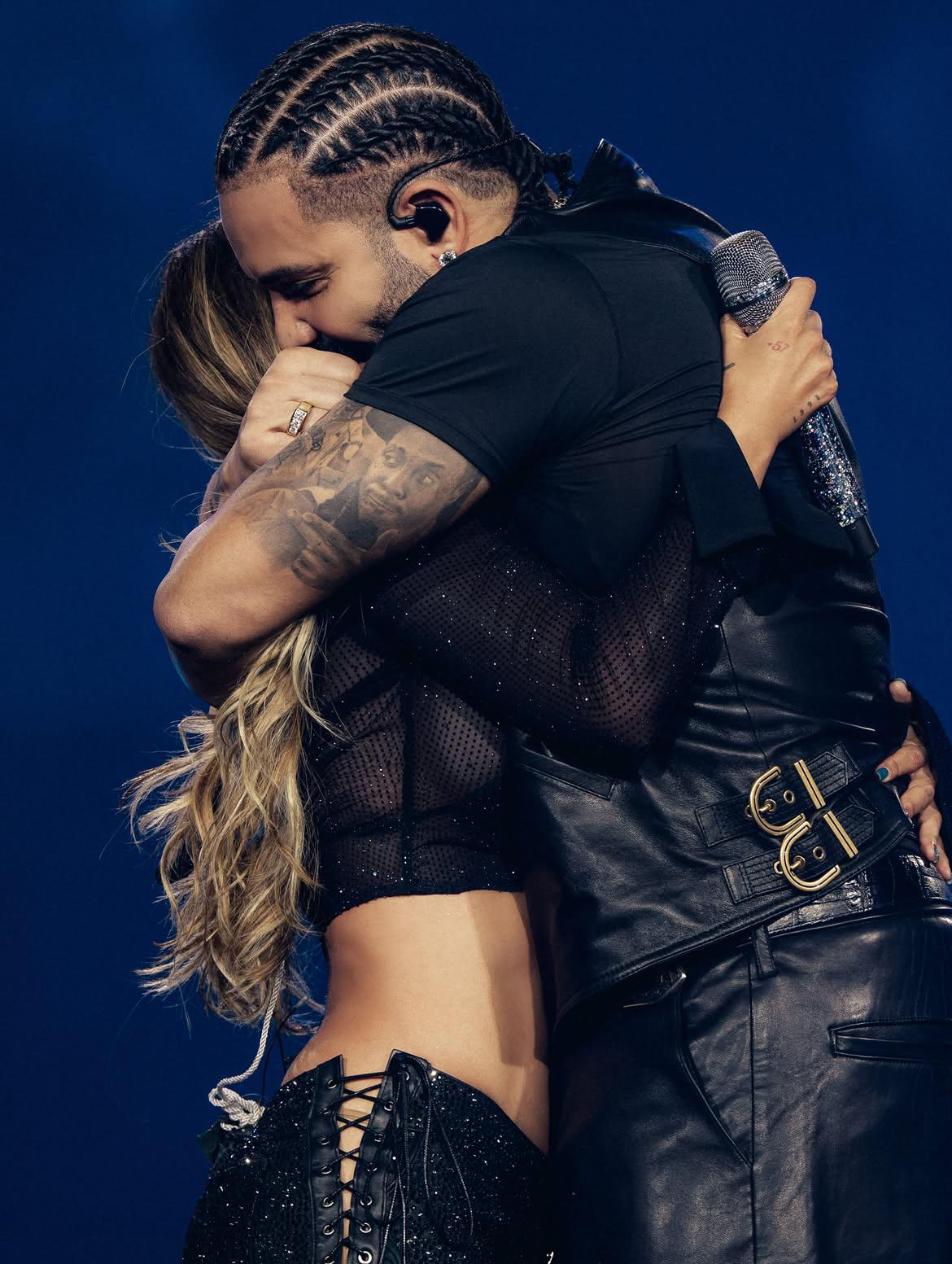Bruno Mars estrena Dance With Me con Karol G
