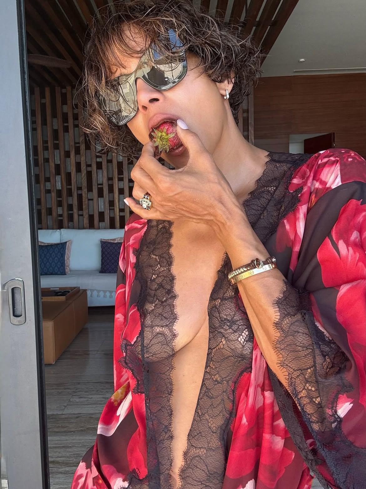 Sol, mar y bikinis: así celebra Halle Berry sus 60 años en Fiji