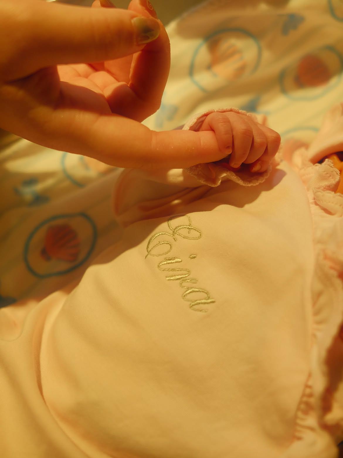 Hija de Daddy Yankee da a luz a su bebé tras complicaciones en el embarazo