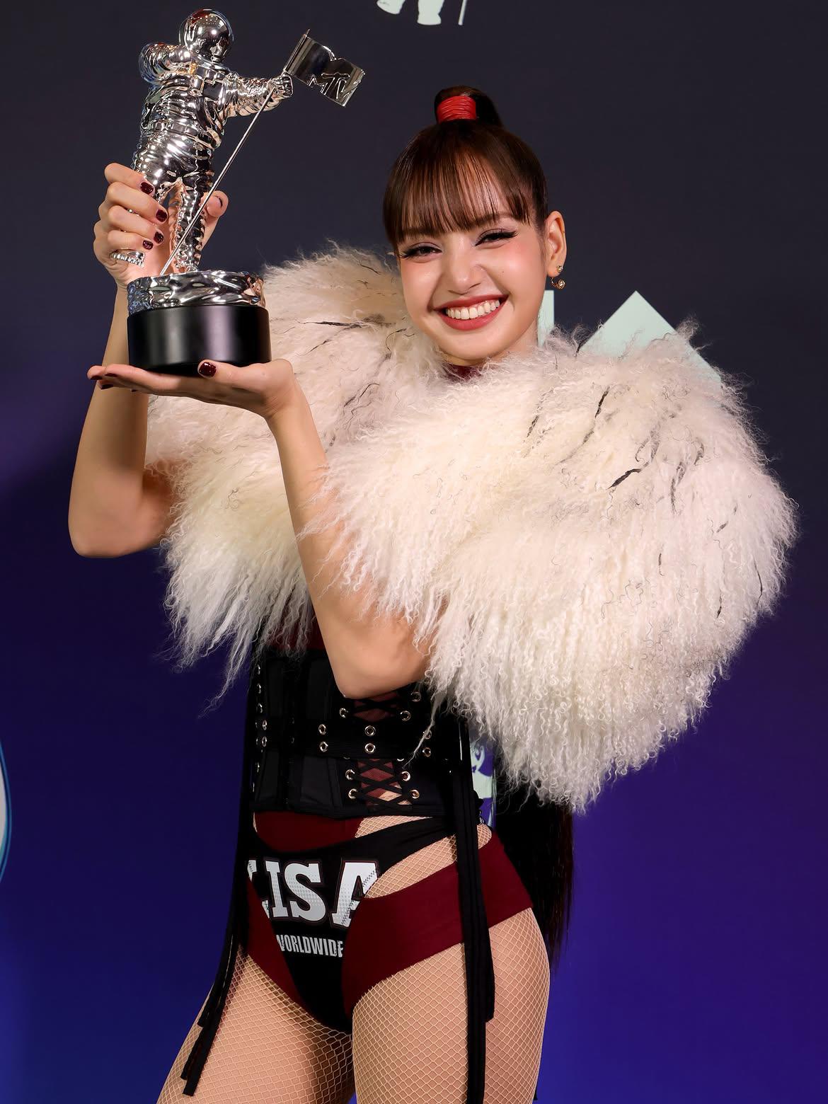 Las revelaciones de Always Lalisa sobre la vida de la estrella de Blackpink