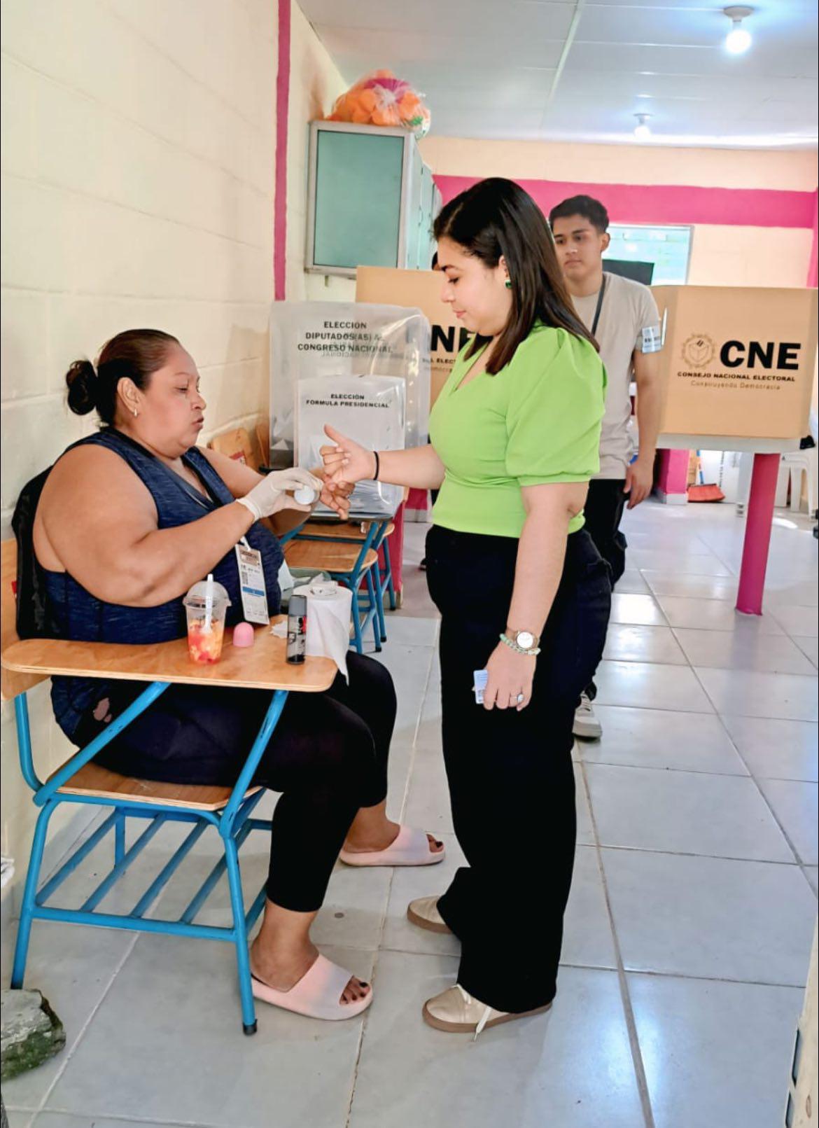 Virtual diputada de Libre celebra en redes, pero es reprendida por Scherly Arriaga