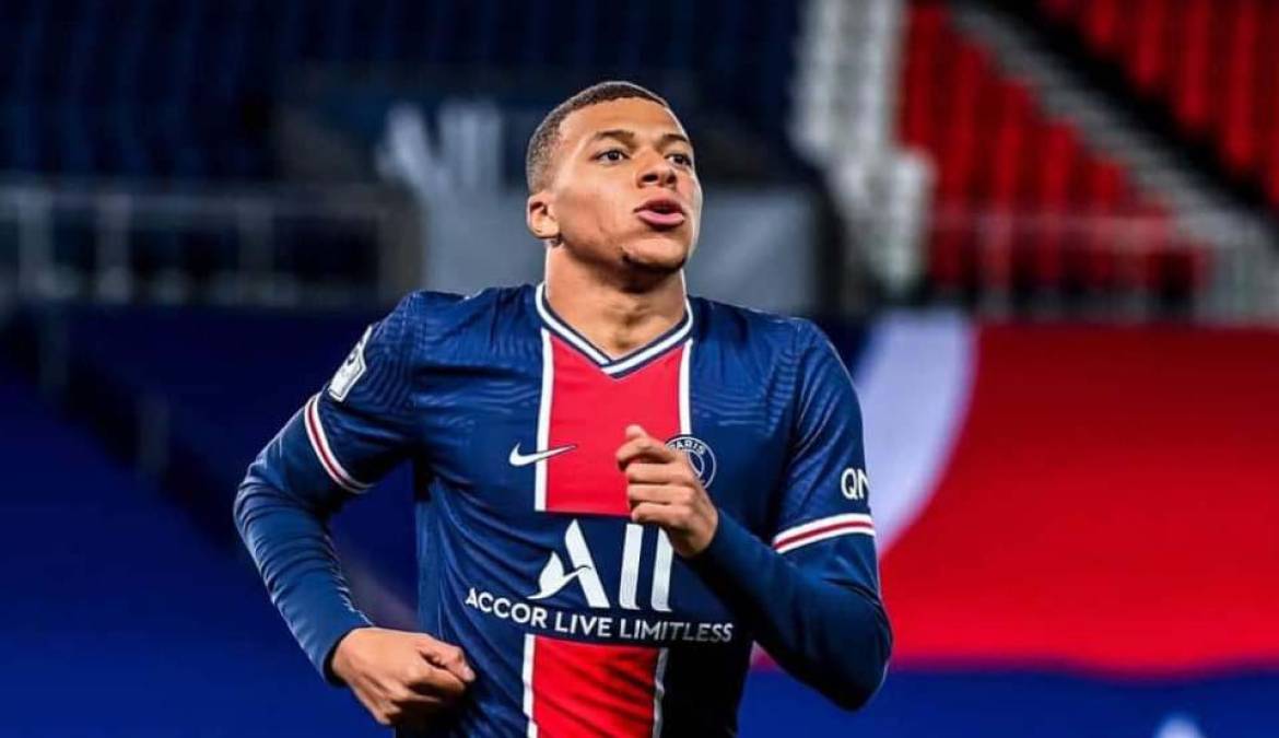 Kylian Mbappé: En enero del 2022 será libre para negociar su futuro, pero el francés aún no ha decidido si cambiará de aires o si finalmente renovará con el PSG. El delantero sigue dando largas a la entidad parisina, mientras que el Real Madrid permanece atento después de ver frustrada su llegada el pasado verano.