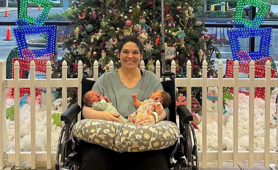 Una mujer con dos úteros da a luz a mellizas en USA