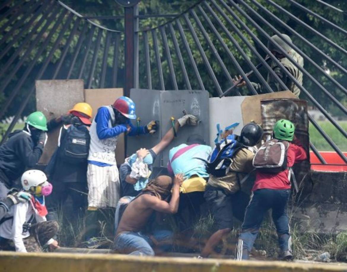 La represión de las Fuerzas Bolivarianas indignaron a la Comunidad Internacional.