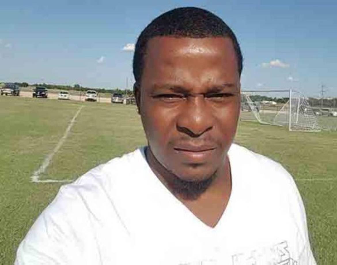 Marvin Chávez: El hondureño reside en Dallas en donde entrena a niños en una escuela de fútbol.