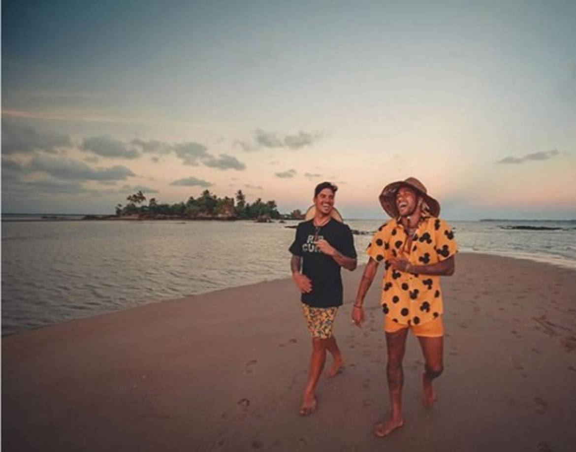 El brasileño Neymar, del París Saint Germain, en la playa.