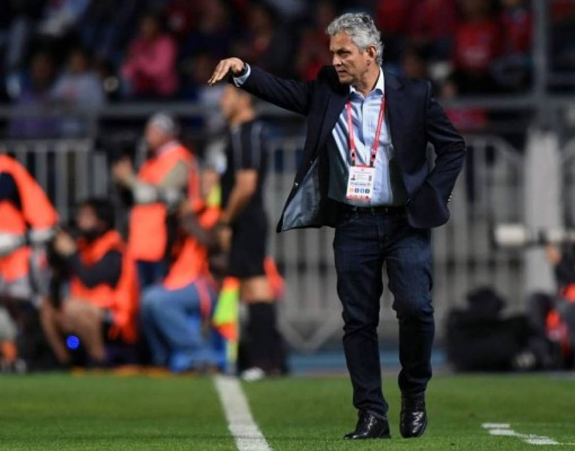 Reinaldo Rueda, entrenador de la seleccón de Chile, es recordado por toda Honduras ya que llevó a la Bicolor al Mundial del 2010. Hoy el colombiano se encuentra en la cuerda floja por los malos resultados.