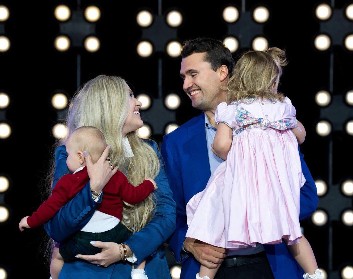 Familia de Charlie Kirk: así es su esposa y sus hijos