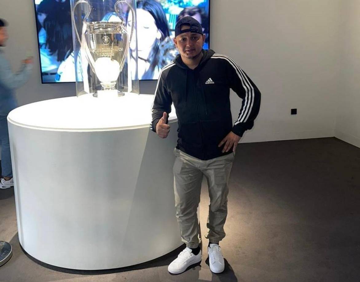 Además, Orbin Ávila no escondía su amor por el fútbol y lo demostraba con sus visitas a estadios legendarios de España. 