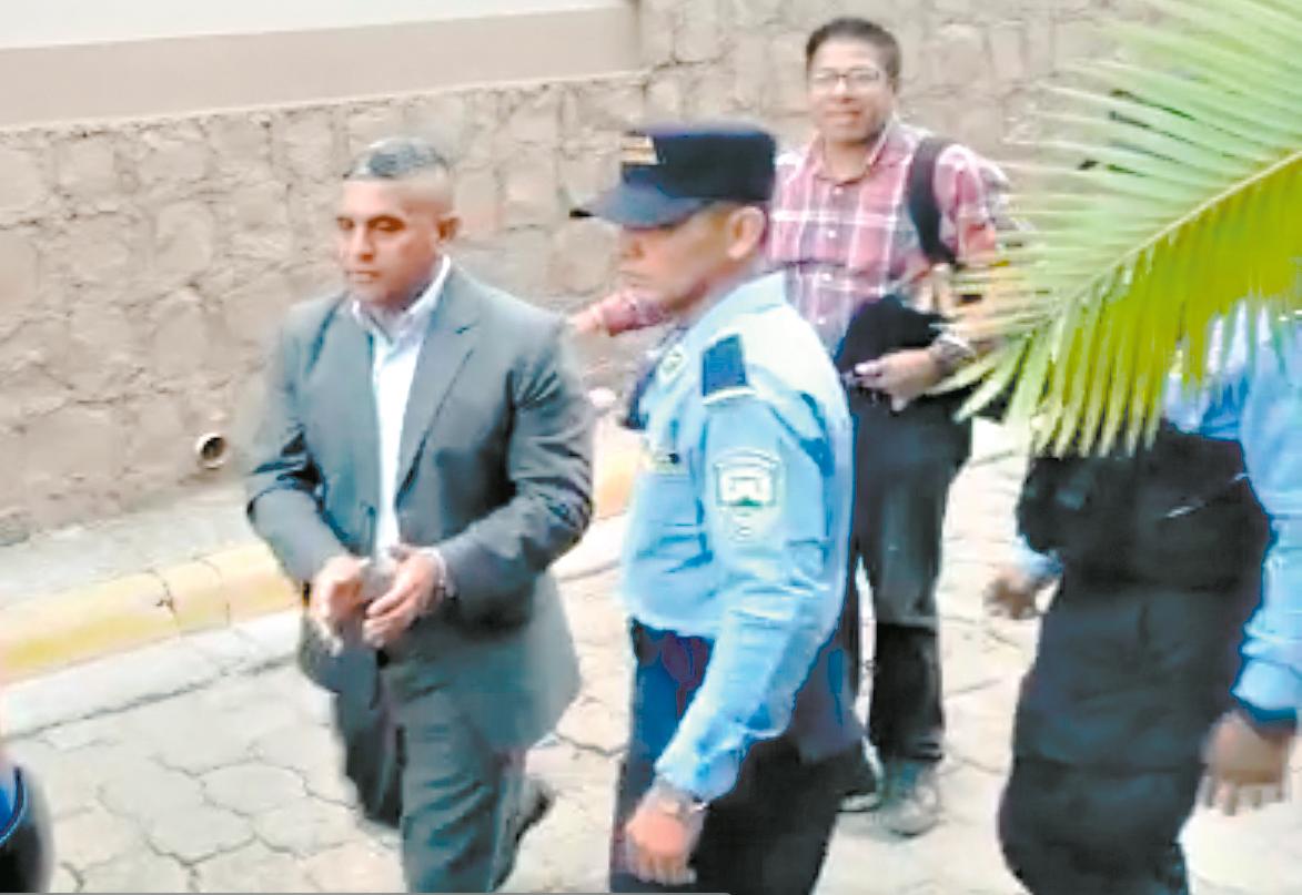 Santos Orellana presenta caución de L5 millones