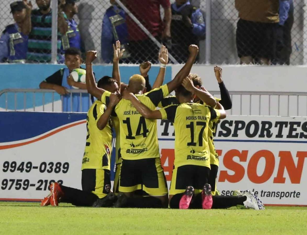 ¡Génesis de Comayagua asciende a primera división en final cardíaca!