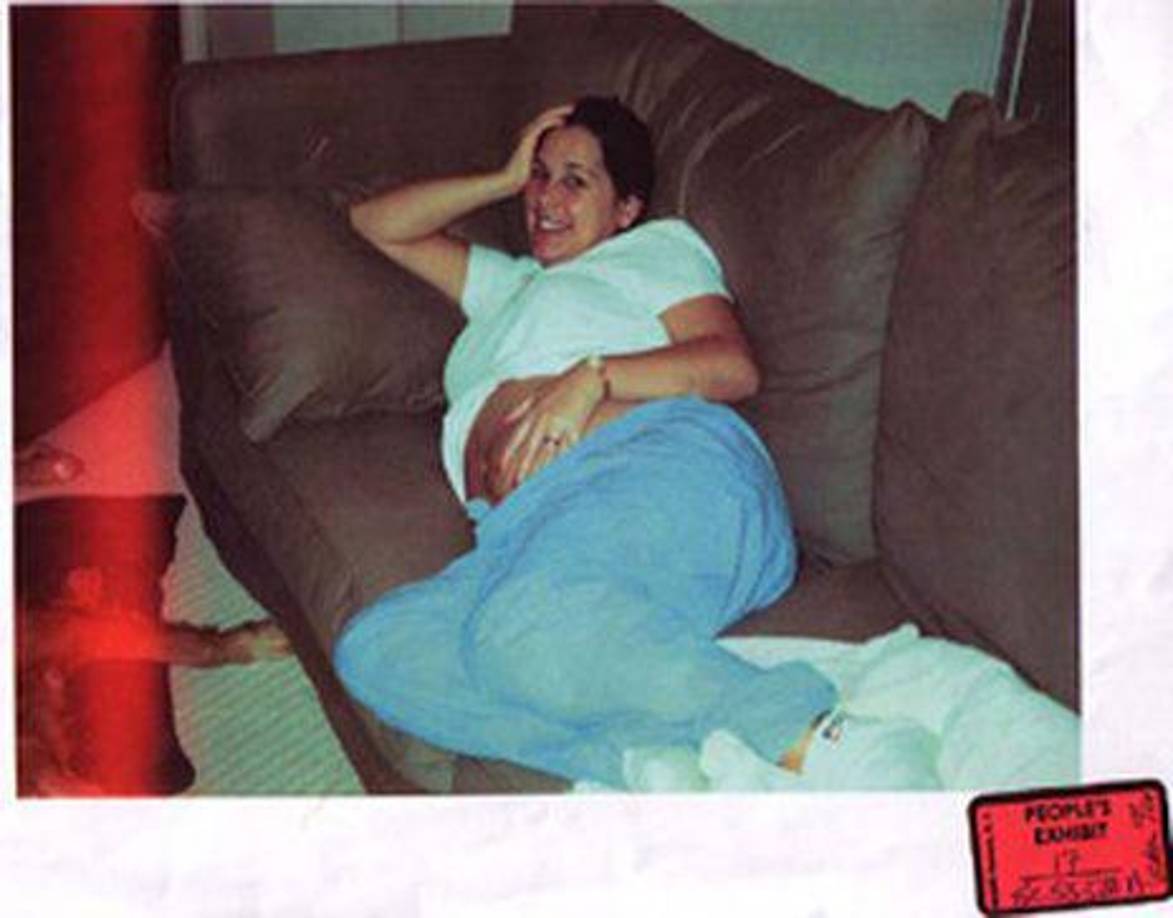 Las sospechas sobre Scott, de 30 años, surgieron esa misma Nochebuena, cuando le dijo a la familia de Laci que ella no estaba en casa porque había salido a jugar golf.