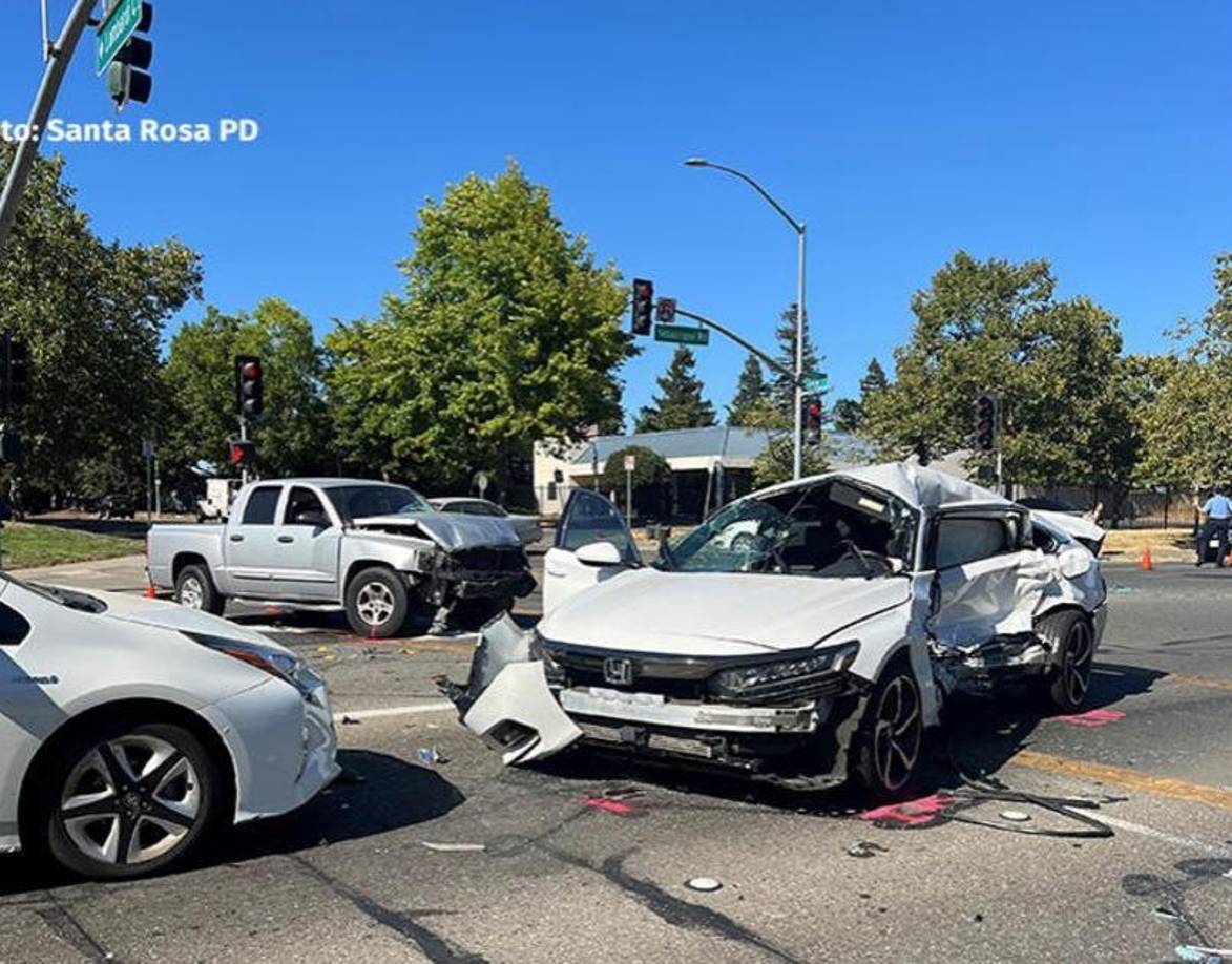 Sin embargo, Nguyen no debería haber estado al volante, ya que su licencia de conducir estaba suspendida y contaba con cuatro arrestos en su historial criminal, según informó la policía estatal.
