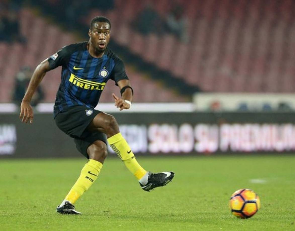 Según informa Superdeporte, Geoffrey Kondogbia ha solicitado al Inter de Milán que rebaje sus pretensiones -actualmente reclaman unos 35 millones de euros por su traspaso- facilitando así su llegada al Valencia. Se barajan varias opciones como pueden ser una cesión con opción a compra, o directamente repartir el pago del traspaso en una serie de pagos equilibrados.