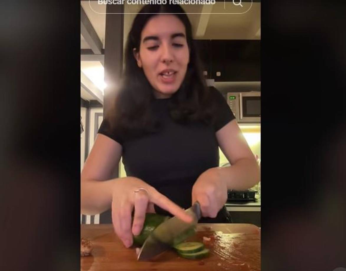 “Yo lo siento mucho, pero si tienes 40 años no sigas yendo a la discoteca, es raro. Hay muchos bares, hay muchos pubs, adaptadas a las personas que se van haciendo ya más mayores”, dijo la mujer de 28 años.