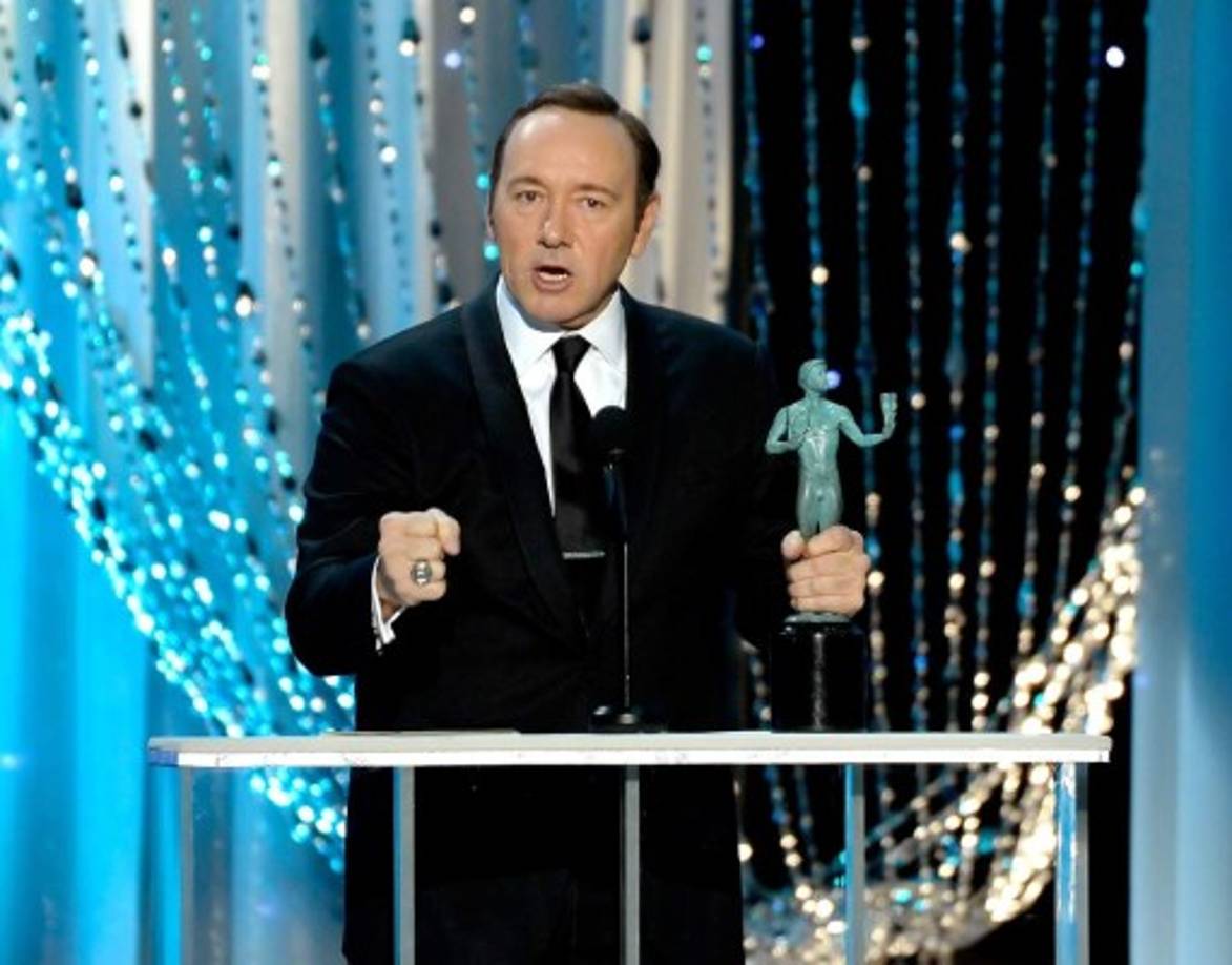 Mejor actor en serie de comedia, Kevin Spacey, House of Cards.<br/>