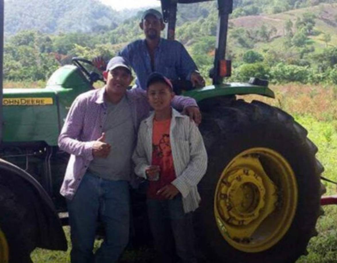 Roy Posas: Ex defensor de Olimpia, Marathón y Motagua, vive en Jamastrán, Danlí y ahora es agricultor, vende maíz y abono.