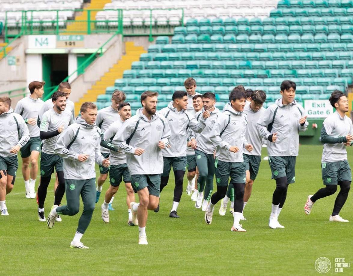 El catracho figura en las postales que compartió el Celtic en el último ensayo antes de su estreno en la Liga de Campeones.
