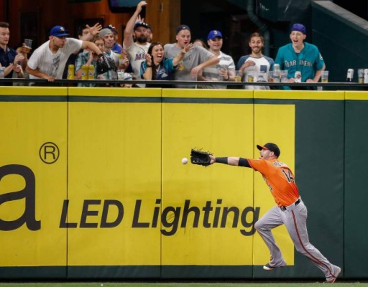 US athlete Michelle Carter (C) takes a selfie after winning the shot put event of the 40th edition of the Memorial Van Damme athletics meeting on September 8, 2016 in Brussels. <br/>The Memorial Van Damme is the 14th and last meeting of the IAAF Diamond League. This event takes place one day ahead of the athletics meeting, on Brussels famous Grand-Place - Grote Markt. / AFP PHOTO / BELGA / LAURIE DIEFFEMBACQ / Belgium OUT