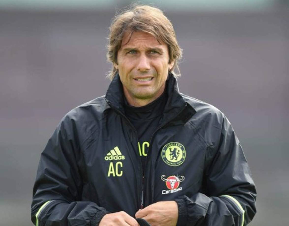 Antonio Conte ha dicho en rueda de prensa que tiene dos años más de contrato con el Chelsea y que piensa cumplirlos. Ha sido pretendido por el Inter.