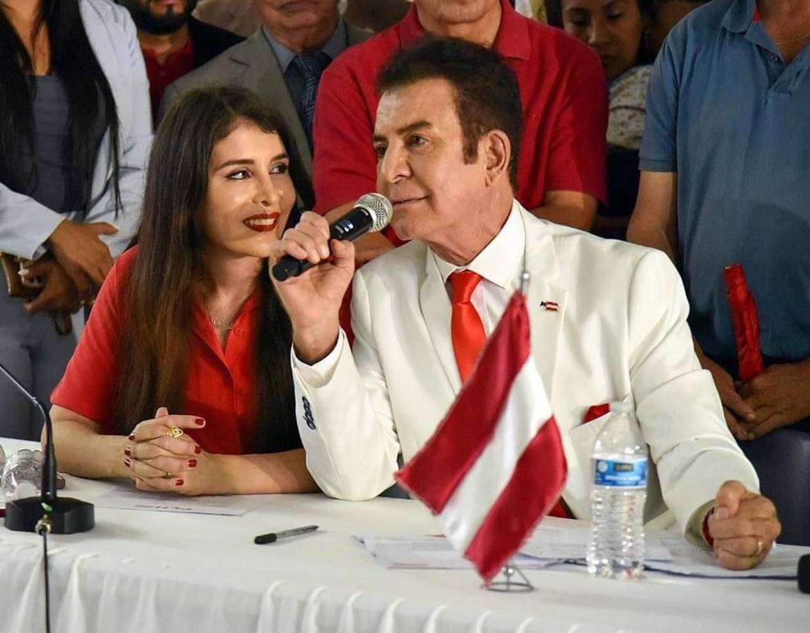 “Yo tengo un audio que Alia Kafati me envió en dónde dice que Iroshka le pidió 2.5 millones por una casilla... Lo haré público si siguen con este tema”, amenazó Talbot.