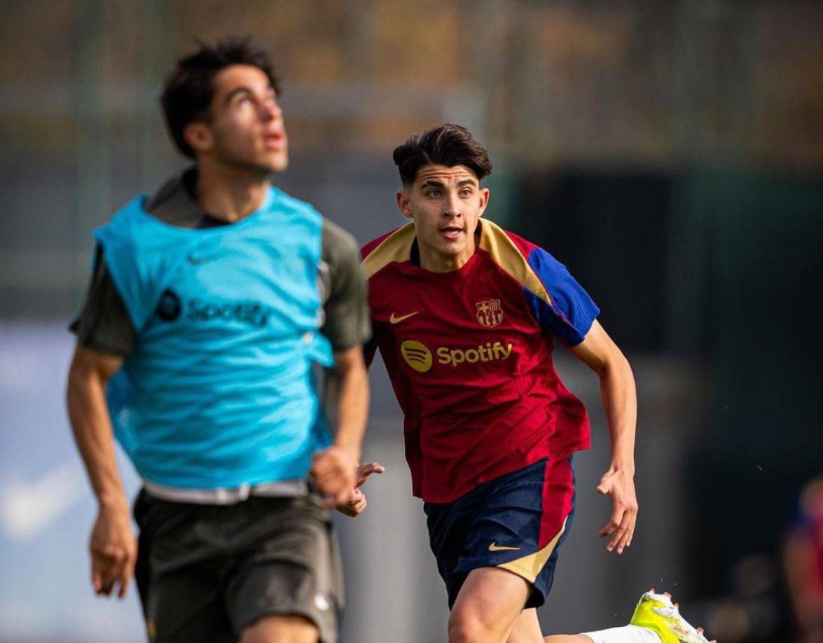 El Barcelona consiguió retener al canterano Toni Fernández, quien decidió seguir en el club pese al interés de muchos equipos de Europa.