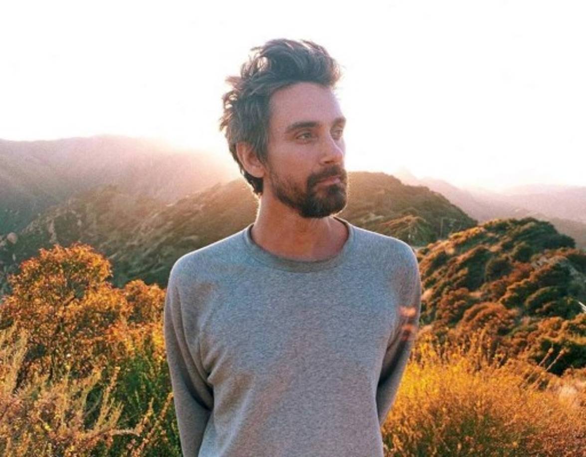 Asismismo, imparte clases de KINDRÊD, una práctica de meditación impulsada por el movimiento y la conexión humana, que ayuda a quien la practican a expresar mejor sus sentimientos.