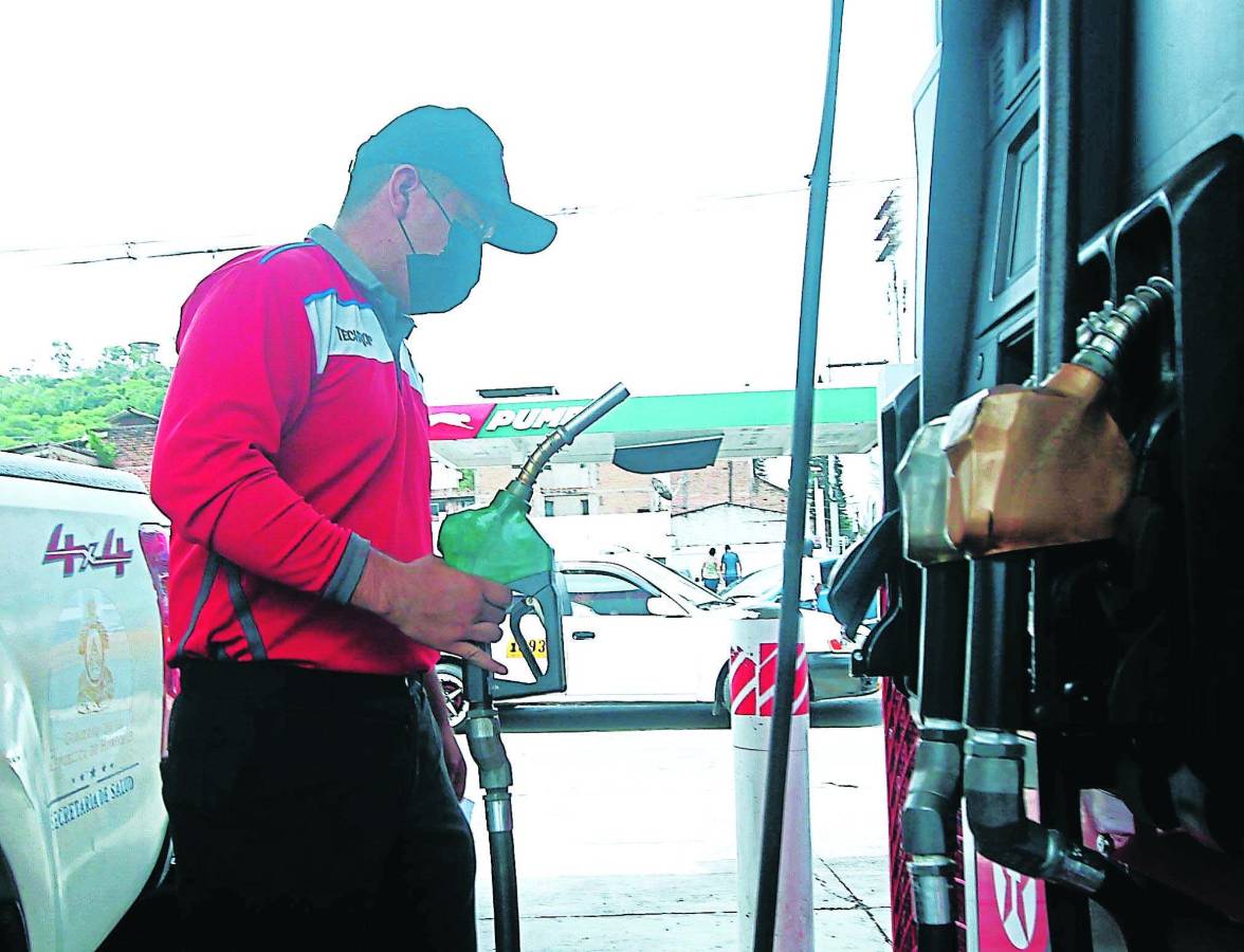 Nuevos aumentos en los combustibles a partir del lunes en Honduras