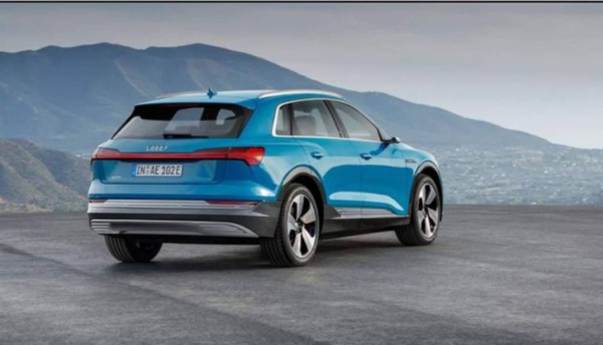 Actualmente se comercializa la primera generación, presentada en 2018. El Audi e-tron se caracteriza por ser el primer modelo de la gama eléctrica de Audi.