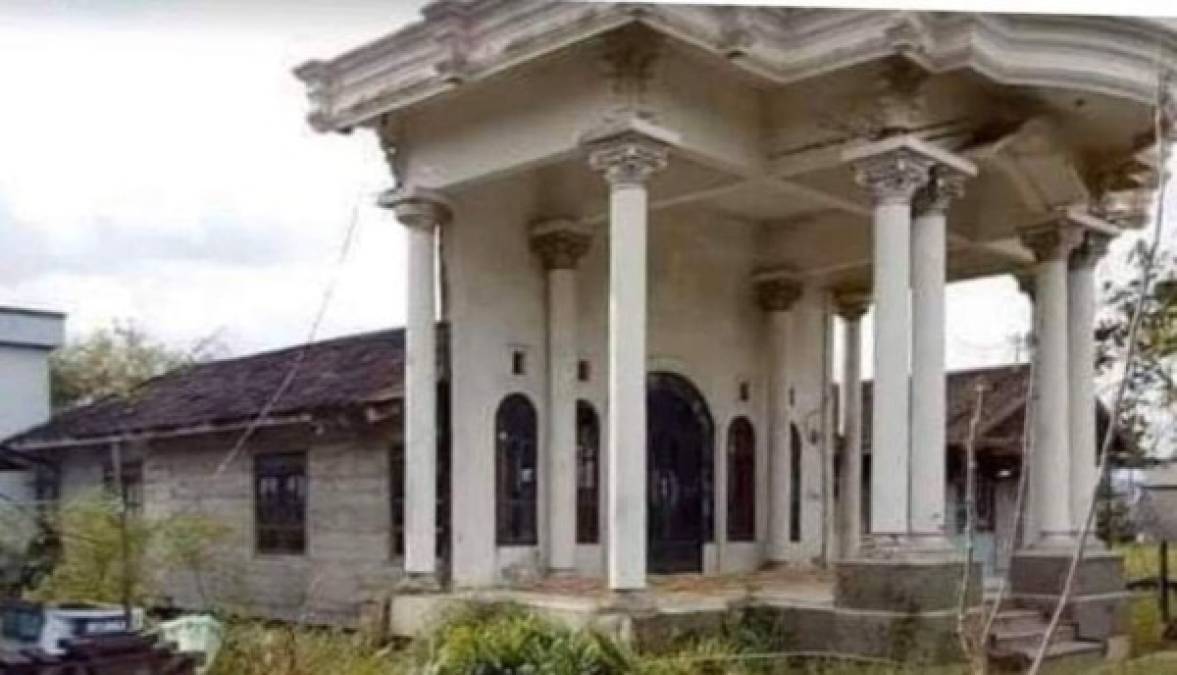 Esta casa es viral en Facebook, su historia se remonta al 2017, cuando un diario local de Bali, Indonesia le realizó por su excéntrica fachada. Se le dice la 'casa de Abu Nawas'.