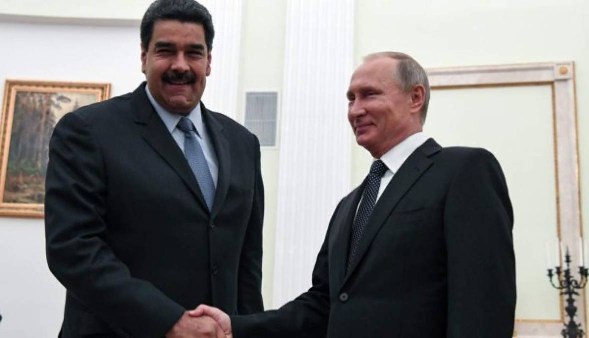 Maduro también obtuvo el apoyo de uno de los aliados más importantes de Caracas, el mandatario ruso, Vladimir Putin. El jefe del Kremlin no viajó a Caracas y envió en su representación al vicepresidente del Consejo de la Federación de la Asamblea Federal de Rusia, Ilyas Umakhanov.