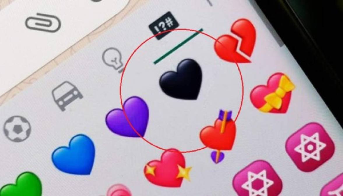 Hay cientos de emojis en WhatsApp que cuentan con un significado oculto o distinto al que creías saber, este es justo el caso del emoji del corazón negro. ¿Sabes qué es lo que quiere decir? Te lo explicaremos.
