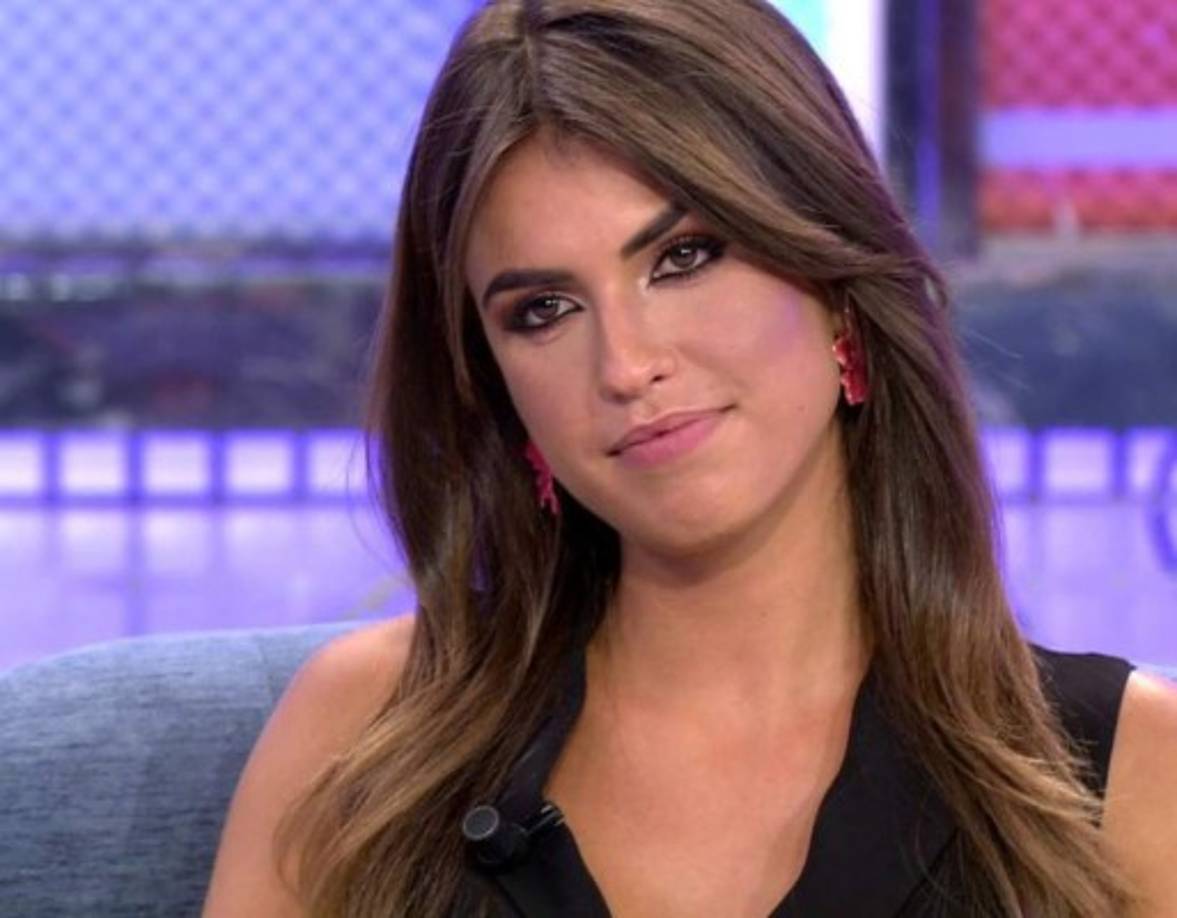 Hace poco más de un mes que Sofía Suescun se alzaba como ganadora de Supervivientes, hoy se encuentra en el ojo del huracán tras ser señalada de salir con tres jugadores.