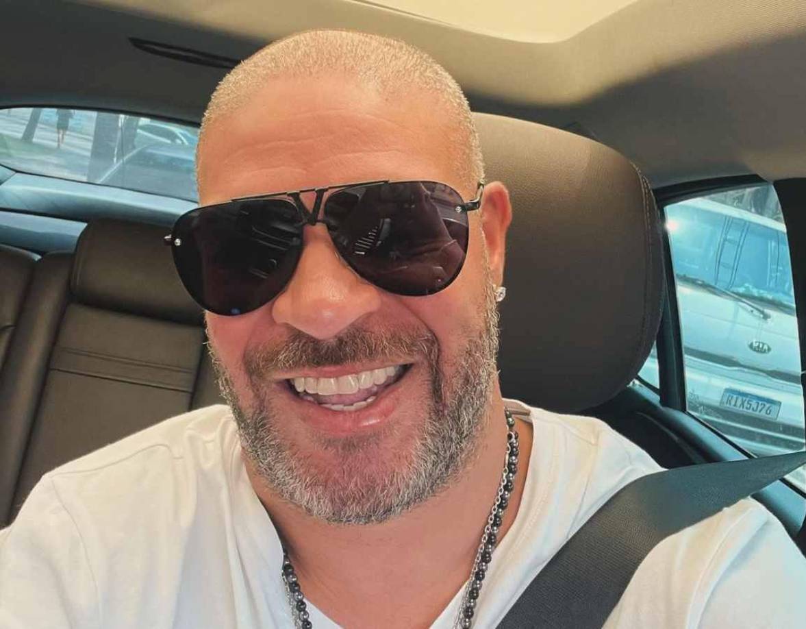 Adriano relata sobre su polémica salida del Inter y explicó cuáles son las razones por las que se encuentra cómodo en su humilde barrio.