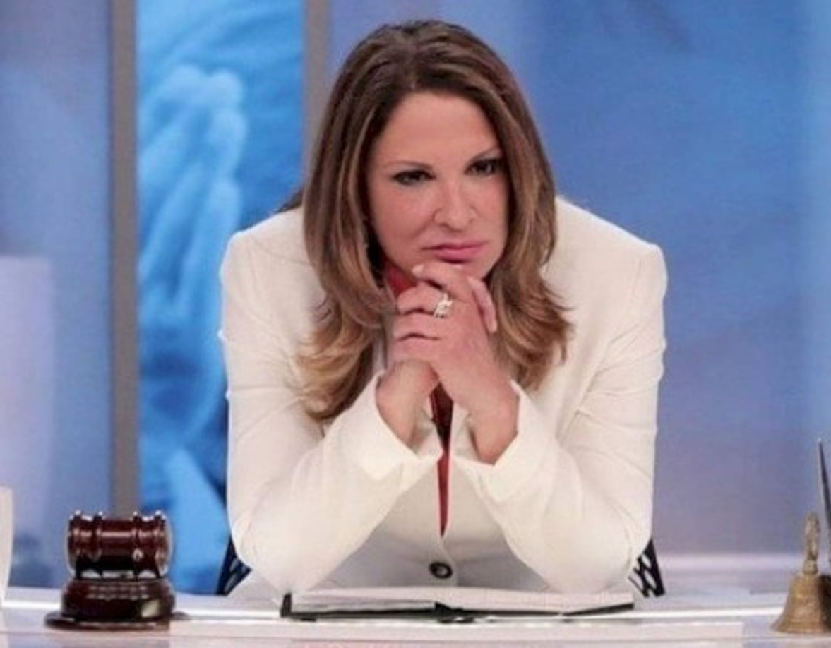 Y es que la abogada firmó con productora chilena Forastero un contrato para producir una película basada en 'Caso Cerrado' programa que se transmite por Telemundo.
