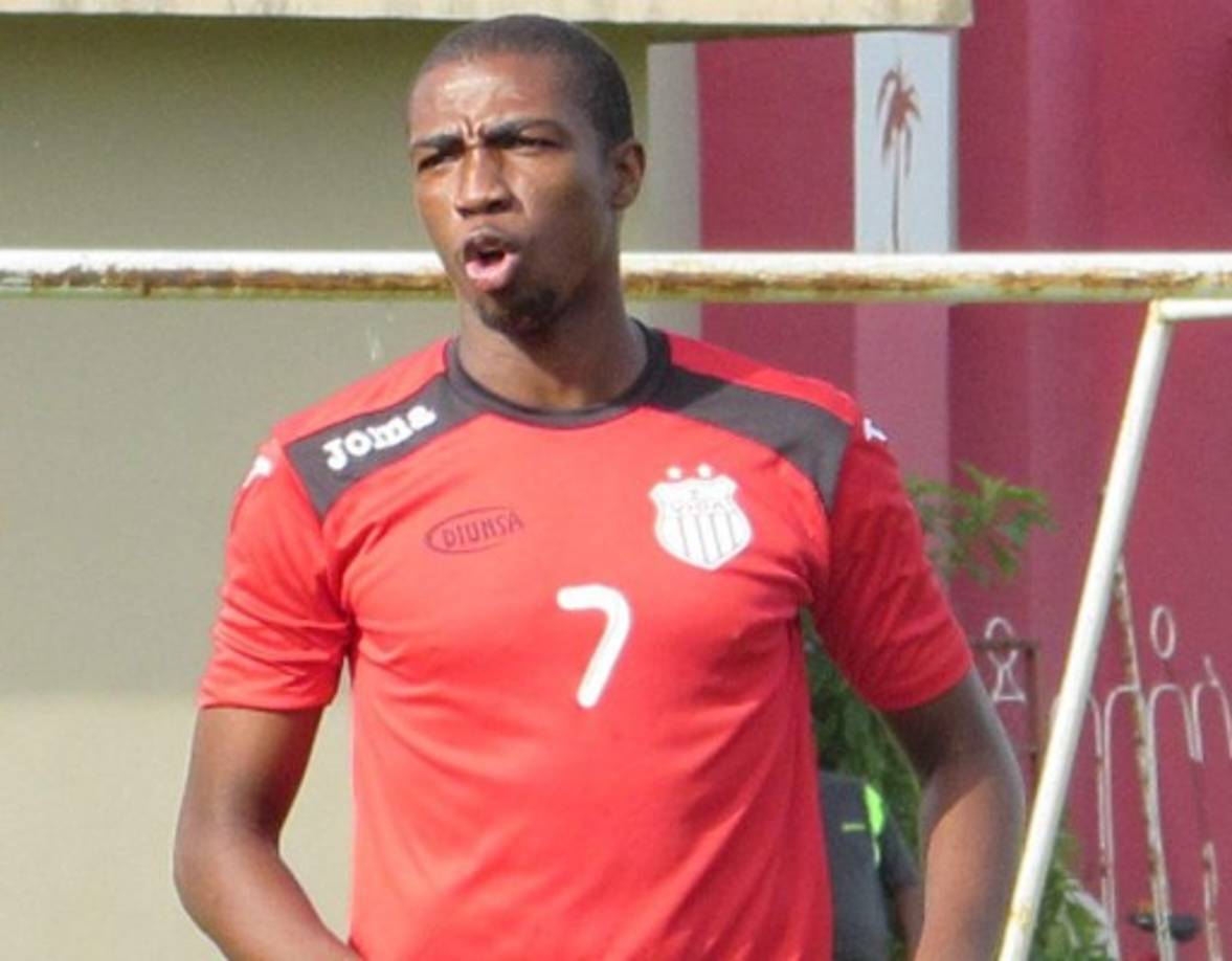 Cholby Samuel Martínez: El delantero puso fin a siete años en el conjunto Vida y dijo adiós a los aficionados, directivos y excompañeros mediante sus redes sociales. Se menciona que Platense es su posible destino.