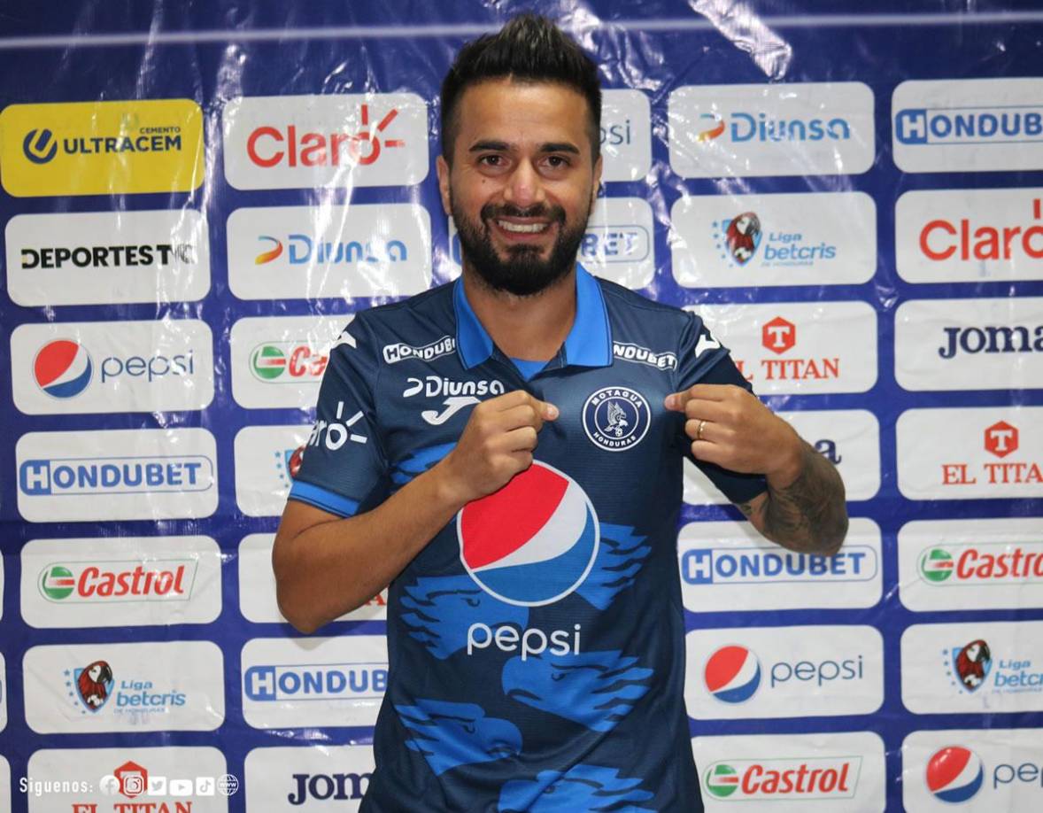 El Motagua presentó en las últimas horas a su nuevo refuerzo. El mediocampista argentino, apodado como ‘Droopy’, ya trabaja con el Ciclón Azul. Militó en el Toluca de México, Argentinos Júnior, entre otros clubes.