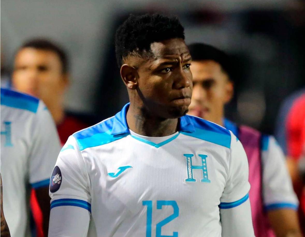 El delantero hondureño utilizó sus redes sociales para contar detalles de lo que hizo Reinaldo Rueda tras su ruidosa salida de la Selección de Honduras.