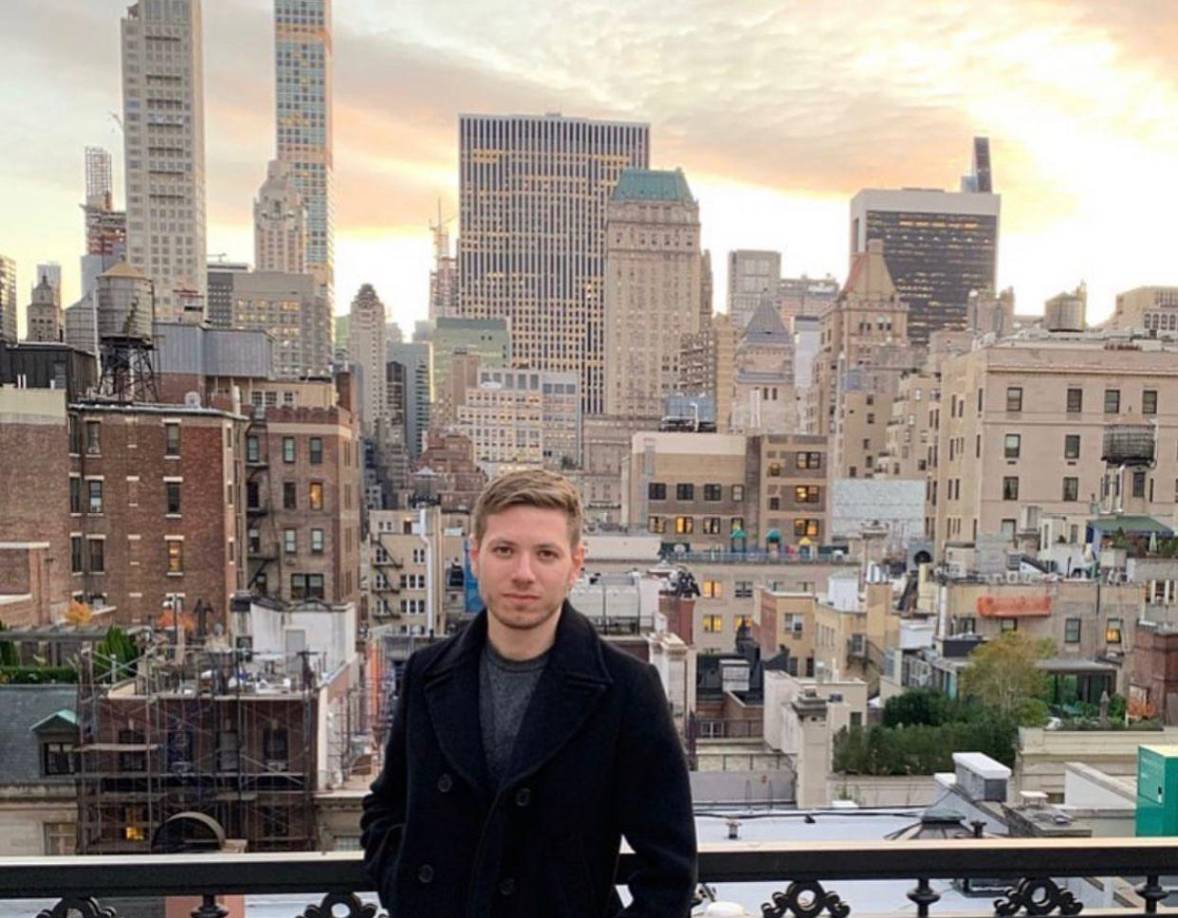 Por lo tanto, según la ley, Yair Netanyahu es actualmente elegible para el servicio de reserva en Israel y debería estar en las filas de la guerra, según reportaron medios locales, pero está lejos de hacerlo.