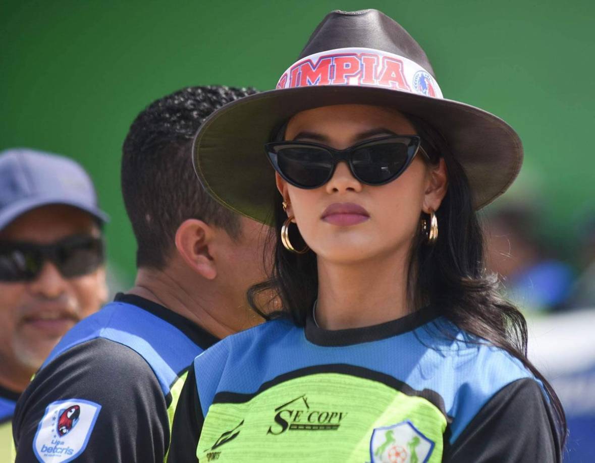 Mujer policía cautiva: Las bellas chicas de la final de ida Olancho-Olimpia